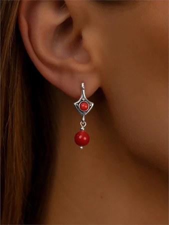 {{productViewItem.photos[photoViewList.activeNavIndex].Alt || productViewItem.photos[photoViewList.activeNavIndex].Description || 'Серьги из серебра с кораллом'}}