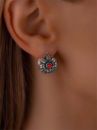 {{productViewItem.photos[photoViewList.activeNavIndex].Alt || productViewItem.photos[photoViewList.activeNavIndex].Description || 'Серьги из серебра с кораллом'}}